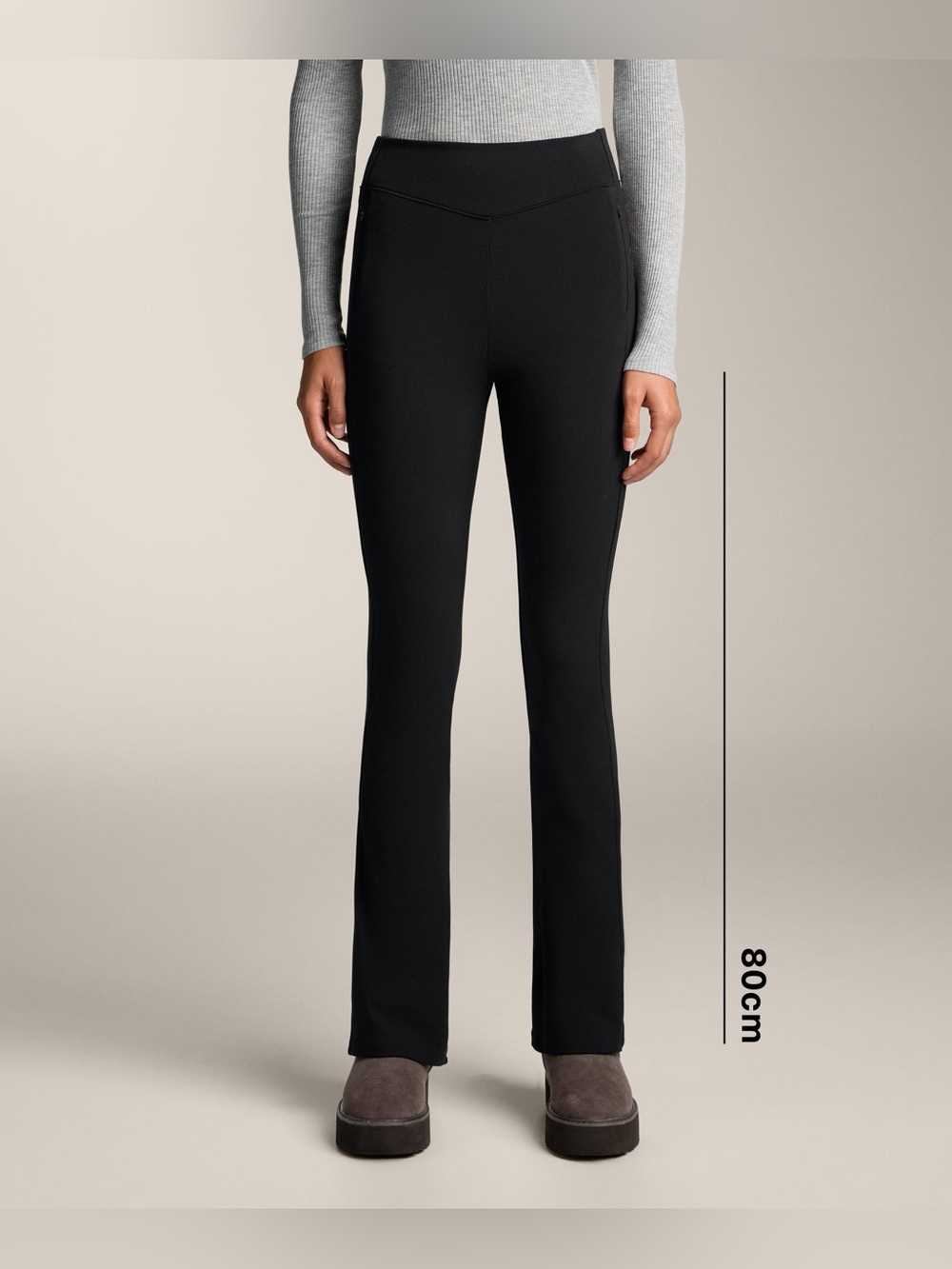 OYSHO High rise Flare Trousers with Pockets in Black - Size S